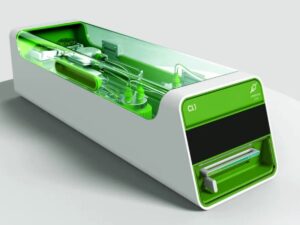 Biocomputador CL1 com neurônios vivos sobre chip e tubos de fluido